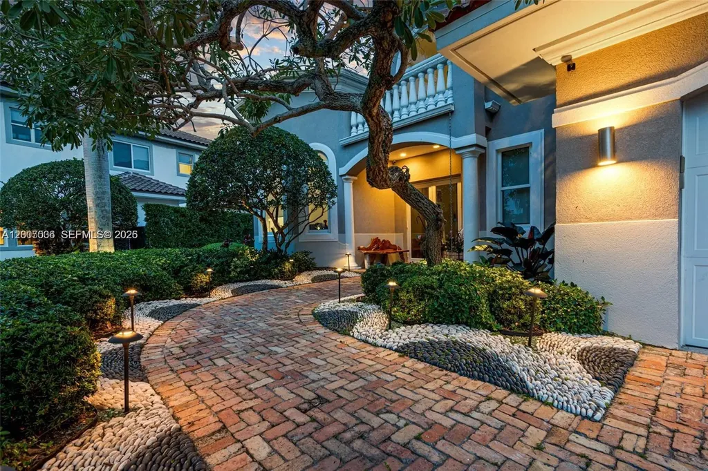 1260 Harbor Court Hollywood FL 33019