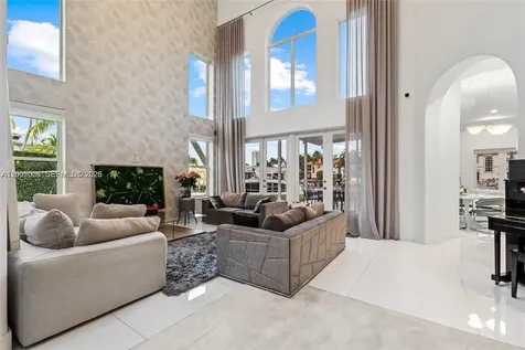 1260 Harbor Court Hollywood FL 33019