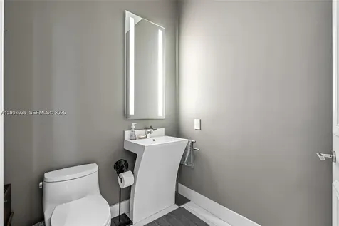 1260 Harbor Court Hollywood FL 33019
