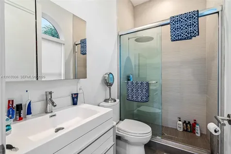 1260 Harbor Court Hollywood FL 33019