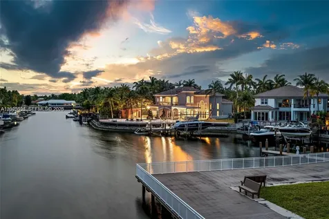 1260 Harbor Court Hollywood FL 33019