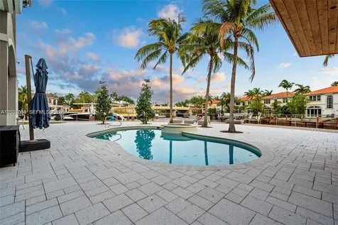 1260 Harbor Court Hollywood FL 33019