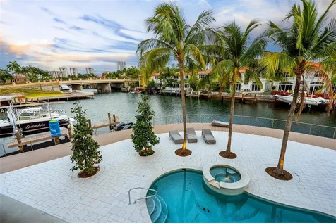 1260 Harbor Court Hollywood FL 33019