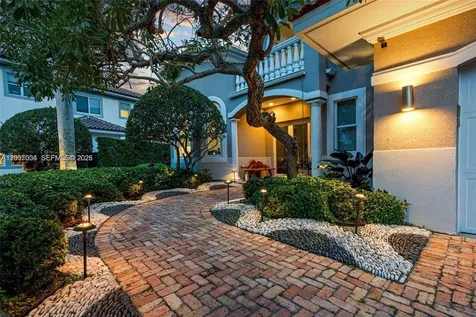 1260 Harbor Court Hollywood FL 33019