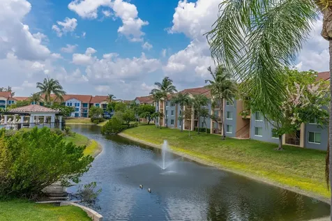 120 Villa Circle Boynton Beach FL 33435