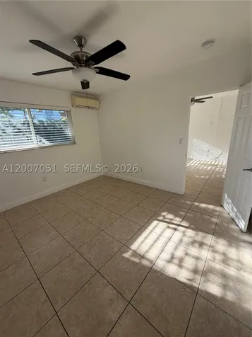 812 NE 90 Miami Shores FL 33138