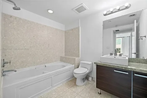 185 SW 7th Street Miami FL 33130