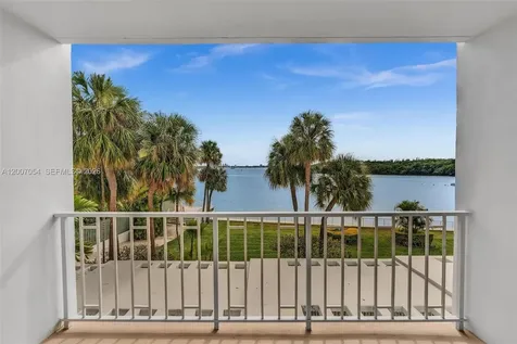 500 Bayview Drive Sunny Isles Beach FL 33160
