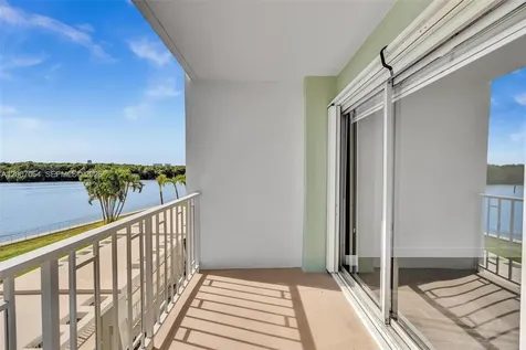 500 Bayview Drive Sunny Isles Beach FL 33160