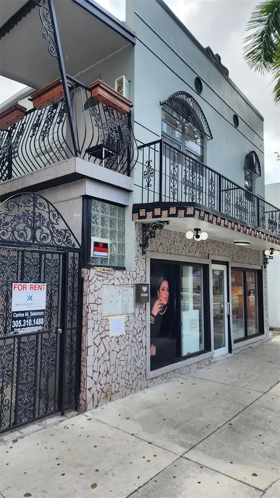 2272 SW 8th Street Miami FL 33135