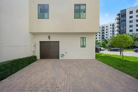 8387 NW 43rd Street Doral FL 33166