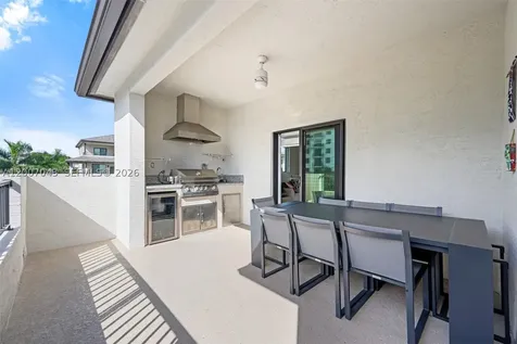 8387 NW 43rd Street Doral FL 33166