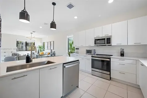 8387 NW 43rd Street Doral FL 33166
