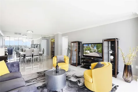 20505 E Country Club Drive Aventura FL 33180