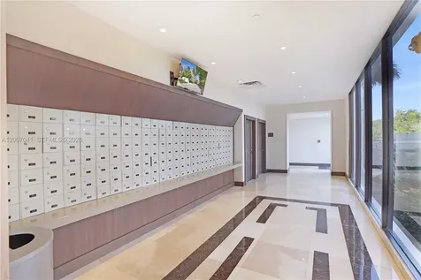 20505 E Country Club Drive Aventura FL 33180