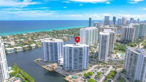 20505 E Country Club Drive Aventura FL 33180