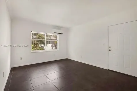 520 NE 82nd Terrace Miami FL 33138