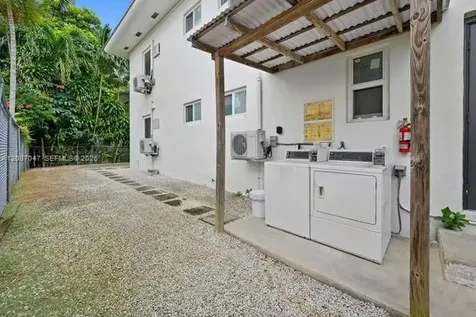 520 NE 82nd Terrace Miami FL 33138