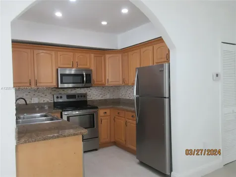 4245 SW 7th Street Miami FL 33134