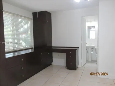 4245 SW 7th Street Miami FL 33134