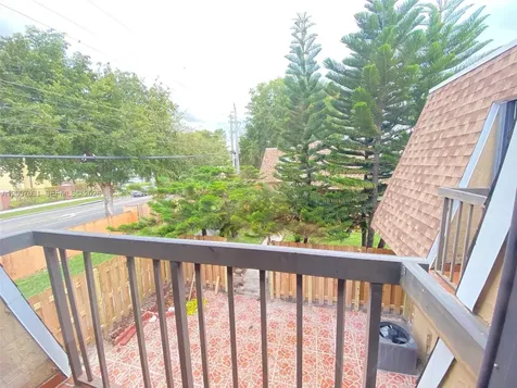 6535 W 24th Court Hialeah FL 33016