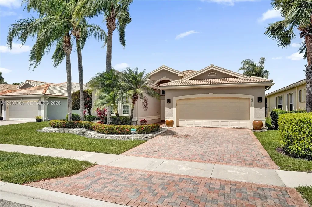 8257 La Jolla Vista Lane Lake Worth FL 33467