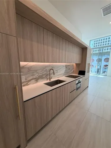 77 SE 5th Street Miami FL 33131