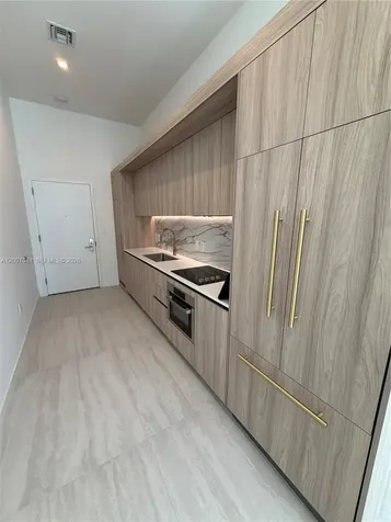 77 SE 5th Street Miami FL 33131