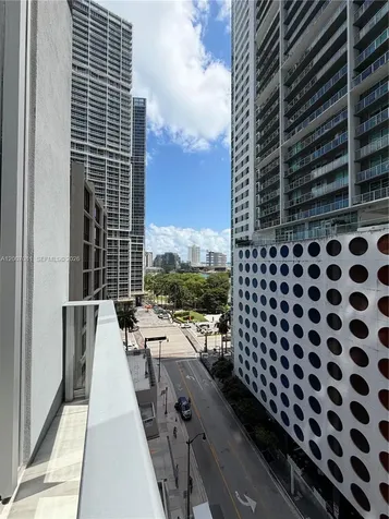77 SE 5th Street Miami FL 33131