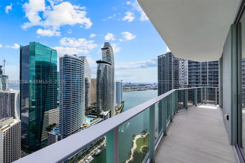 77 SE 5th Street Miami FL 33131