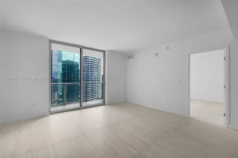 77 SE 5th Street Miami FL 33131