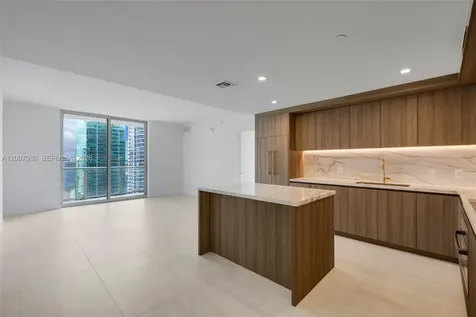 77 SE 5th Street Miami FL 33131