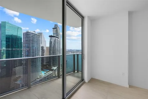 77 SE 5th Street Miami FL 33131