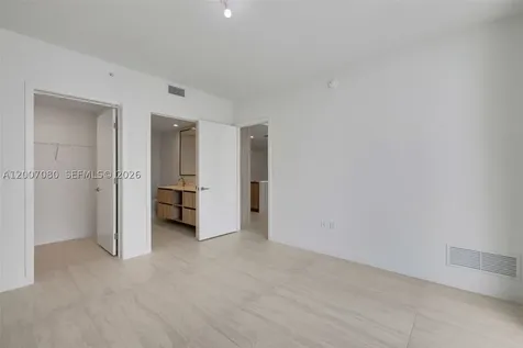 77 SE 5th Street Miami FL 33131