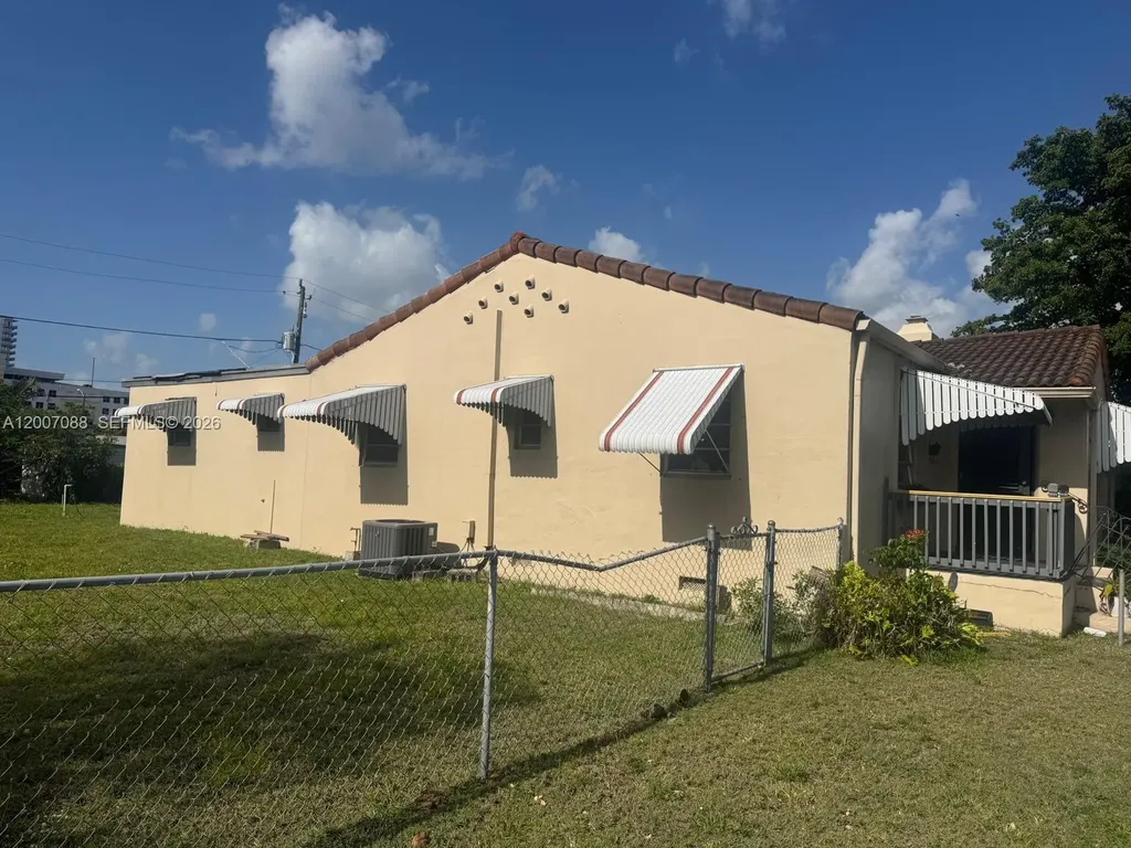 1812 Fillmore Street Hollywood FL 33020