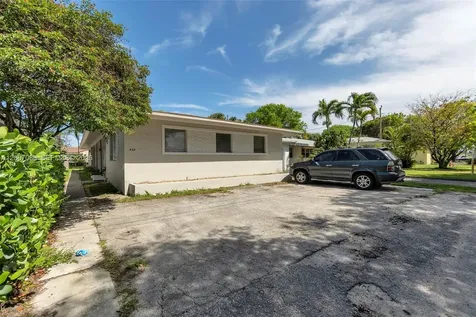 923 N 17th Avenue Hollywood FL 33020