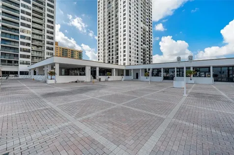 2301 S Ocean Drive Hollywood FL 33019