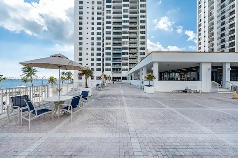 2301 S Ocean Drive Hollywood FL 33019