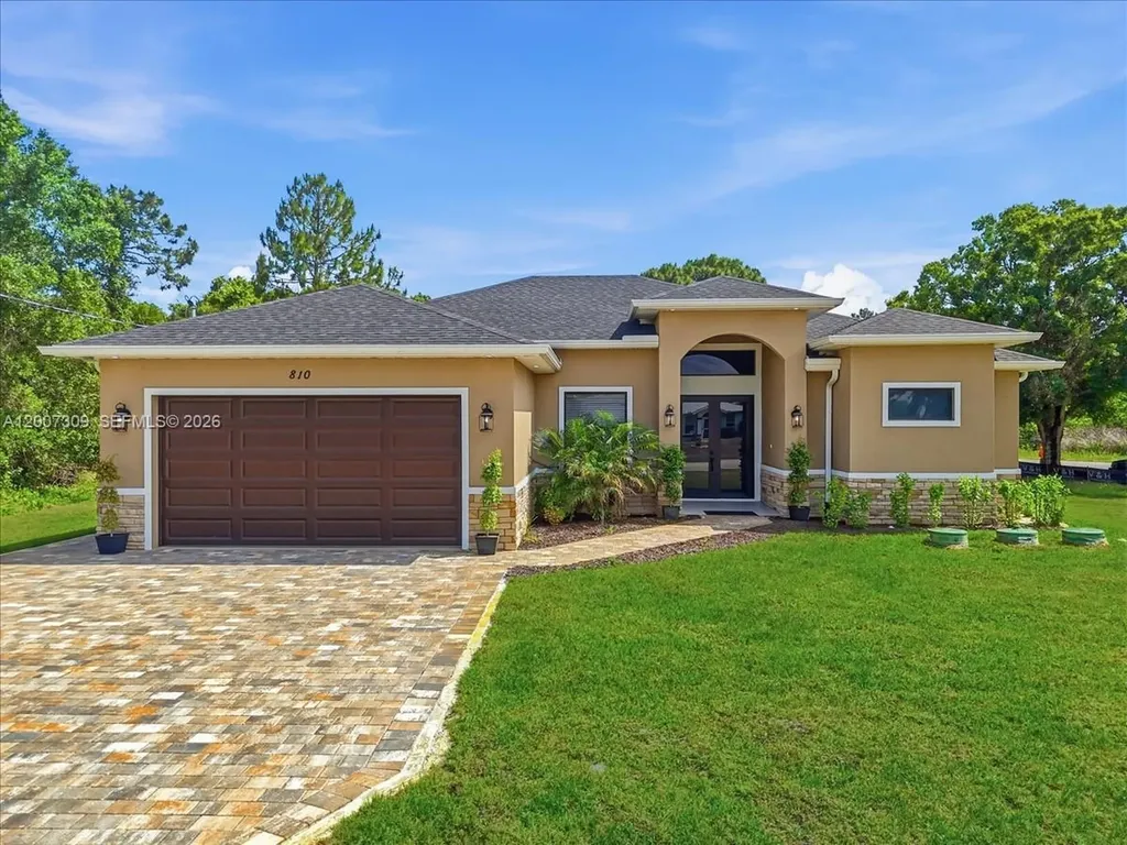 810 Sentinela Boulevard Lehigh Acres FL 33974