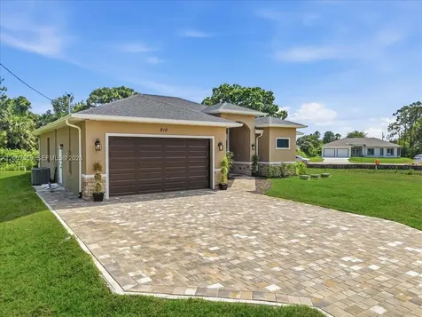 810 Sentinela Boulevard Lehigh Acres FL 33974
