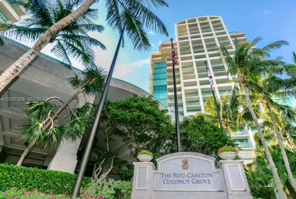 3400 SW 27th Avenue Coconut Grove FL 33133