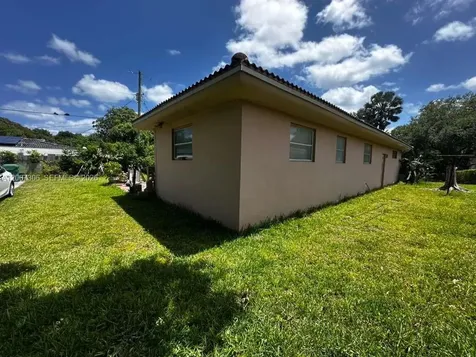 15 NW 88th Street El Portal FL 33150