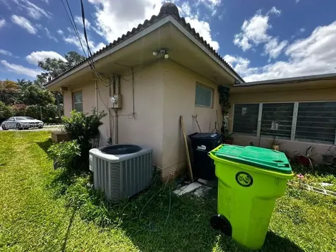 15 NW 88th Street El Portal FL 33150