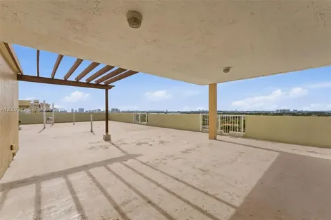 2000 NE 135th Street North Miami FL 33181