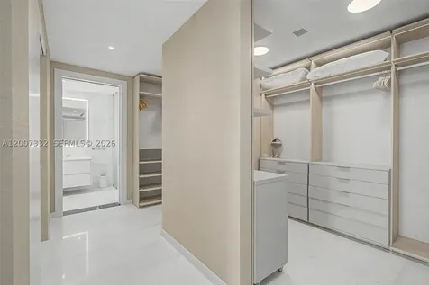 300 Biscayne Blvd Way Miami FL 33131