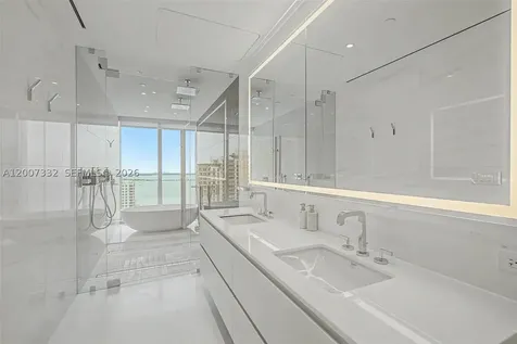 300 Biscayne Blvd Way Miami FL 33131