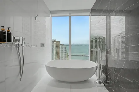 300 Biscayne Blvd Way Miami FL 33131