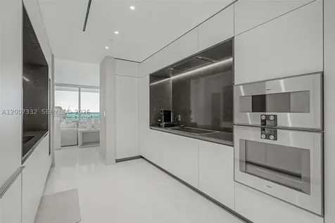 300 Biscayne Blvd Way Miami FL 33131