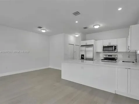 4817 E 9th Lane Hialeah FL 33013