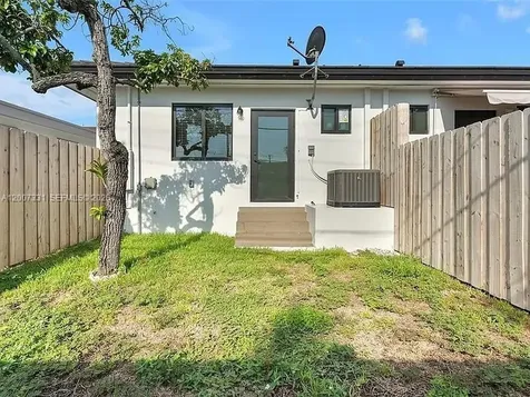 4817 E 9th Lane Hialeah FL 33013